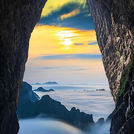 Patio Spring Holiday Inn -- Free Round Trip Pick-Up Service --Panoramic View Of Tianmen Mount 장가계 외부 사진