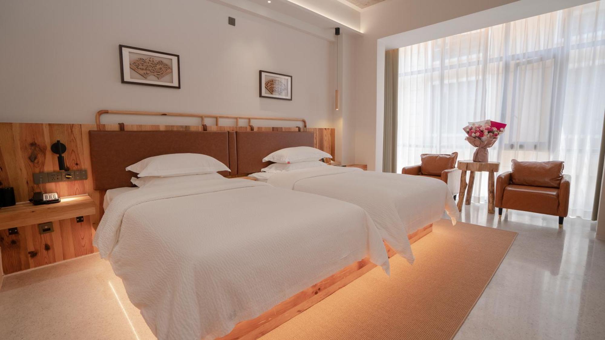 Patio Spring Holiday Inn -- Free Round Trip Pick-Up Service --Panoramic View Of Tianmen Mount 장가계 외부 사진