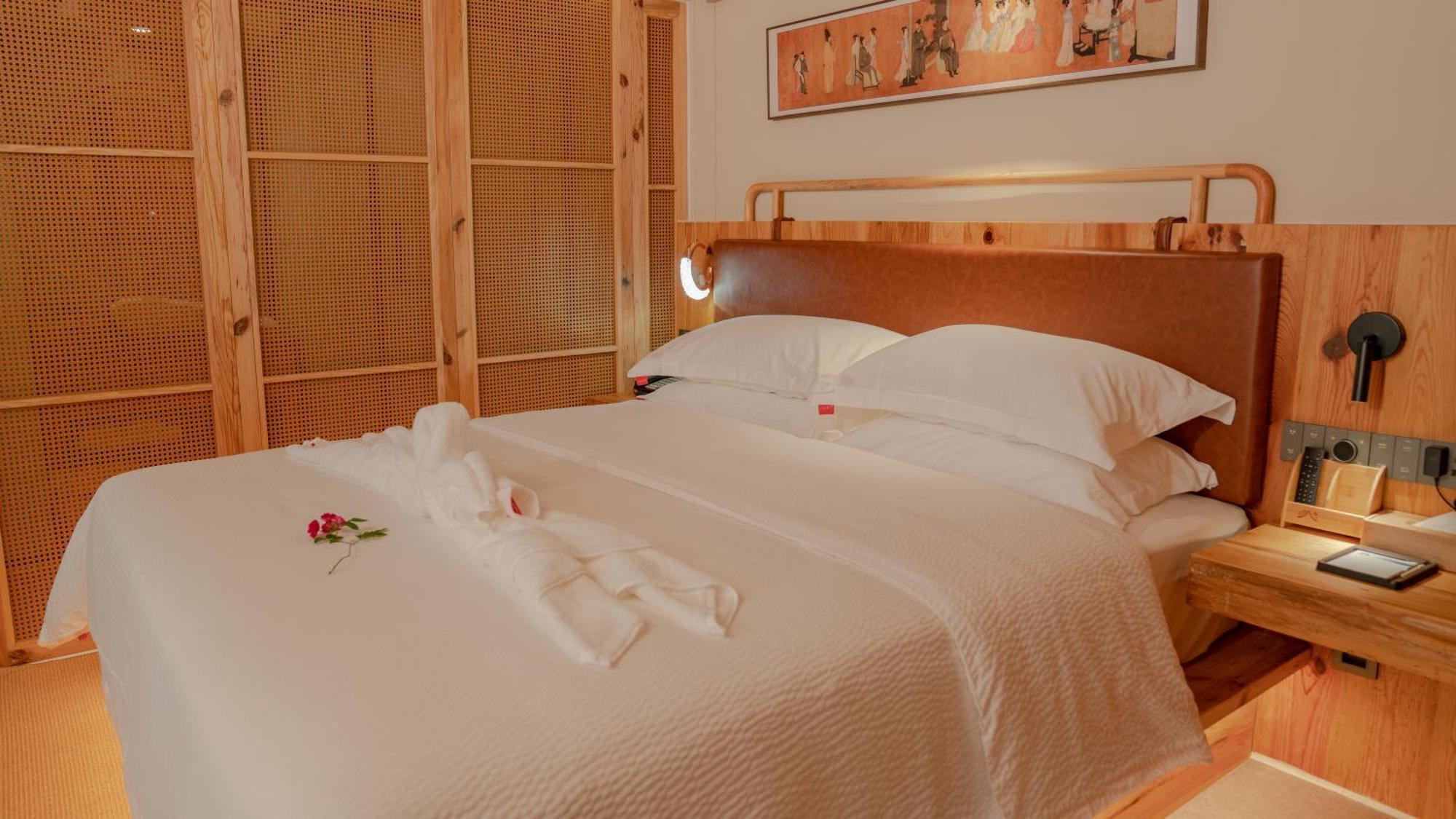 Patio Spring Holiday Inn -- Free Round Trip Pick-Up Service --Panoramic View Of Tianmen Mount 장가계 외부 사진