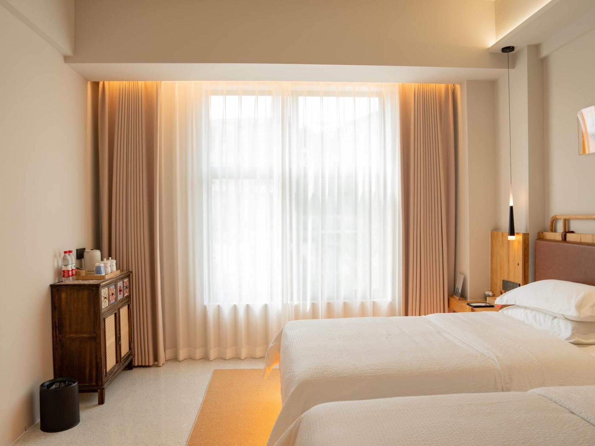 Patio Spring Holiday Inn -- Free Round Trip Pick-Up Service --Panoramic View Of Tianmen Mount 장가계 외부 사진
