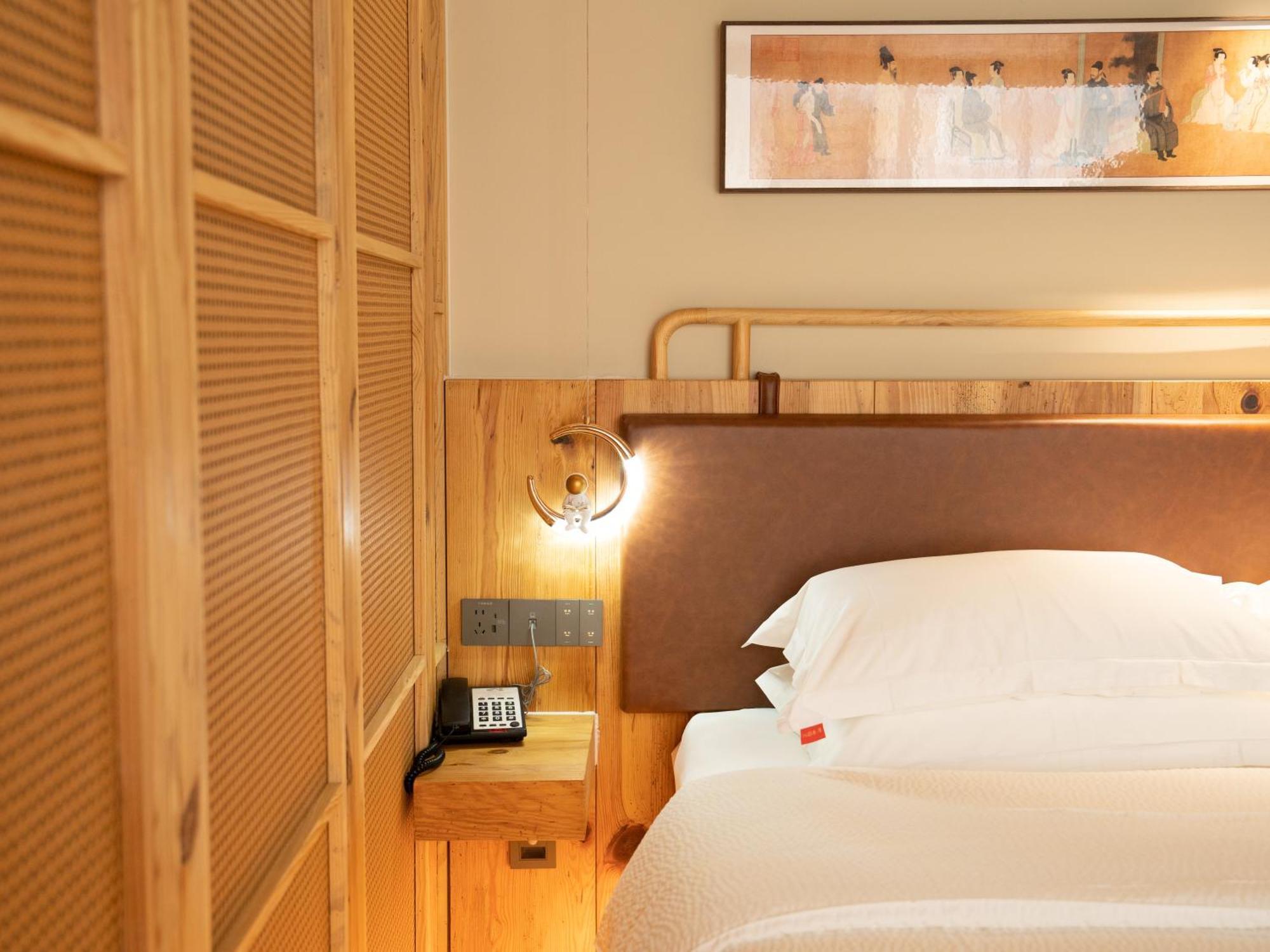 Patio Spring Holiday Inn -- Free Round Trip Pick-Up Service --Panoramic View Of Tianmen Mount 장가계 외부 사진