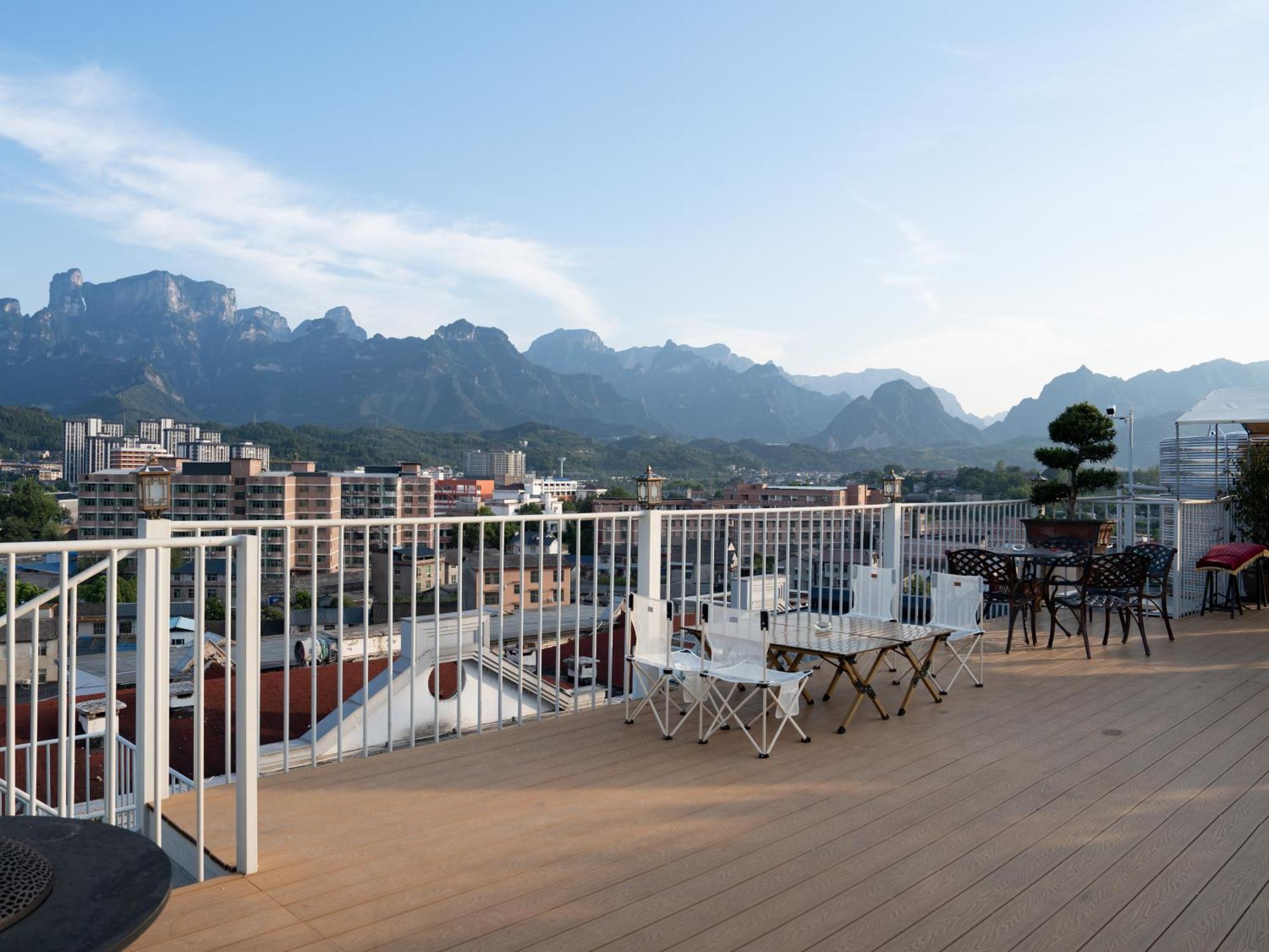 Patio Spring Holiday Inn -- Free Round Trip Pick-Up Service --Panoramic View Of Tianmen Mount 장가계 외부 사진